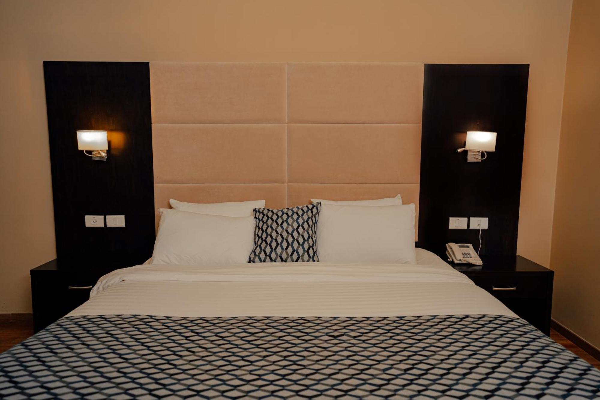Carmel Hotel Ramallah Exterior photo